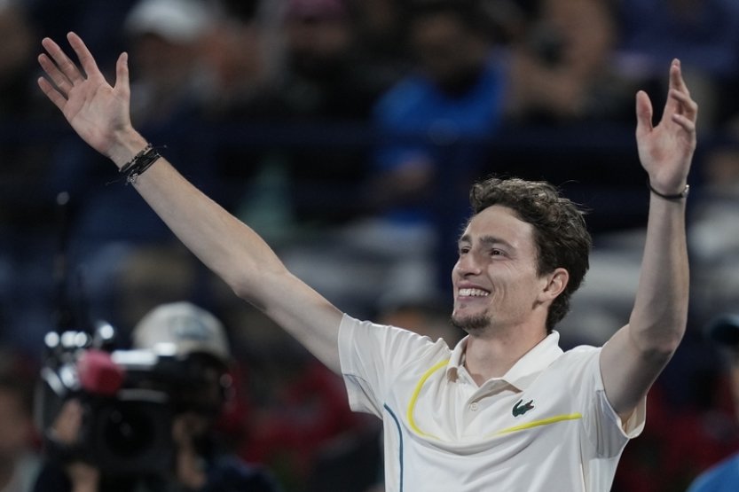 Humbert v Dubaji udržel stoprocentní finálovou bilanci a má šestý titul