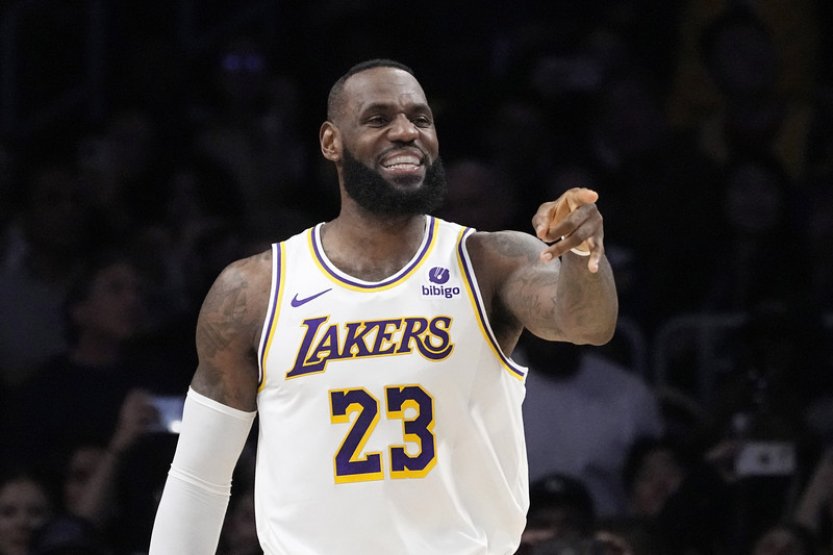 James v NBA překonal hranici 40.000 bodů, Lakers ale podlehli Denveru