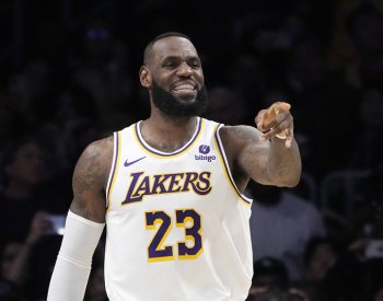 James v NBA překonal hranici 40.000 bodů, Lakers ale podlehli Denveru