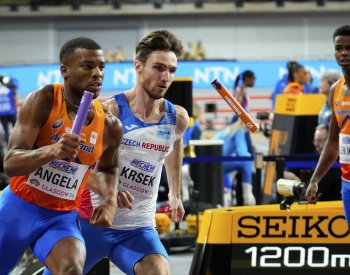 Mužská čtvrtkařská štafeta nedokončila rozběh na HMS, Krsek přišel o kolík