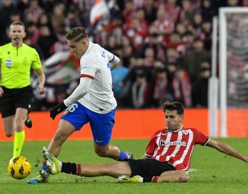 Fotbalisté Girony ani Barcelony nevyužili zaváhání Realu Madrid