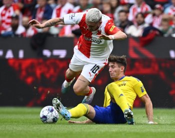 Slavia porazila Zlín a spolu se Spartou zůstává stoprocentní