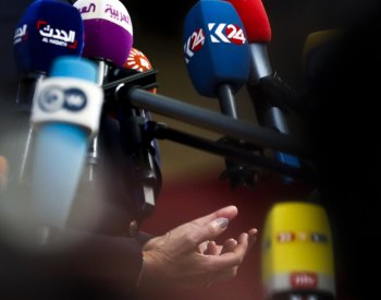 Novináři v Evropě čelí žalobám i sledování, uvádí zpráva platformy Rady Evropy