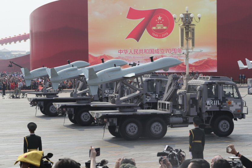 Čína chce přidat na obranu 7,2 %, ekonomika má vzrůst o pět procent