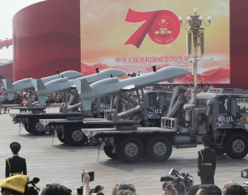 Čína chce přidat na obranu 7,2 %, ekonomika má vzrůst o pět procent