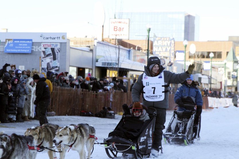 Šampion závodu psích spřežení Iditarod v úvodu tohoto ročníku zastřelil losa