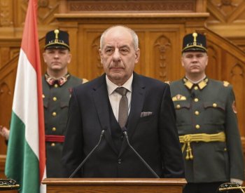 Nový maďarský prezident podepsal vstup Švédska do NATO