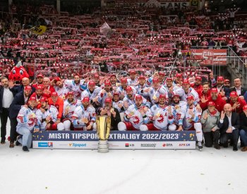V hokejové extralize startuje play off, Třinec útočí na pátý triumf v řadě