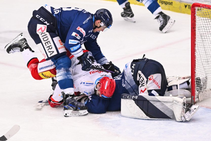 První bod v repríze loňského semifinále má Hradec Králové, zdolal Vítkovice