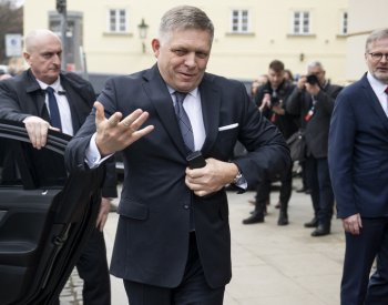 Nevídaný krok, reakce na sbližování SR a Ruska, píše tisk o kroku české vlády