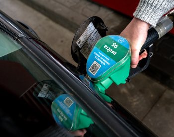 Zdražování paliv v ČR se zastavilo, cena benzinu stagnovala, nafta zlevnila