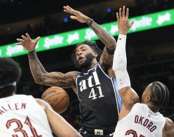 Krejčí odehrál v NBA přes tři minuty, jeho Atlanta porazila Cleveland