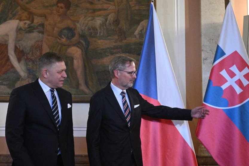 Češi a Slováci spolu přestávají mluvit, klín mezi ně vrazilo Rusko, píší servery