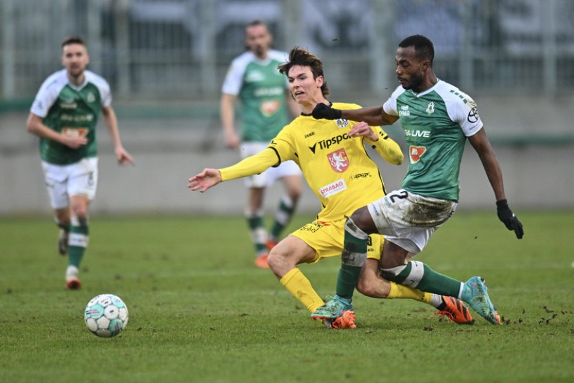 Jablonecký fotbalista Hurtado si nezahraje osm zápasů, sparťan Preciado tři