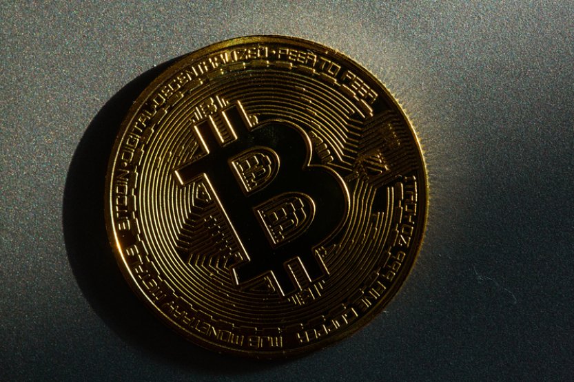 Bitcoin má nový rekord, kryptoměna poprvé překonala hranici 70.000 USD