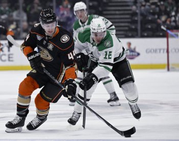 Faksa v NHL vstřelil vítězný gól, MacKinnon prodloužil bodovou sérii