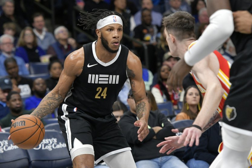 Krejčí v NBA nastoupil v základu Atlanty a k výhře v Memphisu přispěl třemi body