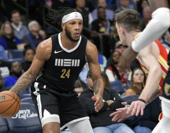 Krejčí v NBA nastoupil v základu Atlanty a k výhře v Memphisu přispěl třemi body