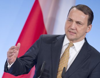 Polský ministr zahraničí Sikorski si umí představit vojáky NATO na Ukrajině