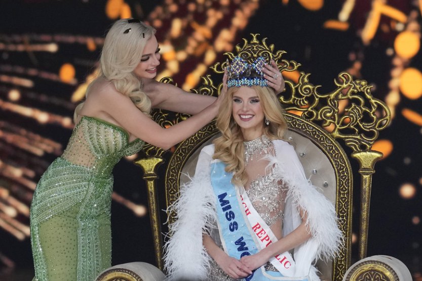 Češka Krystyna Pyszková zvítězila v soutěži Miss World v Bombaji
