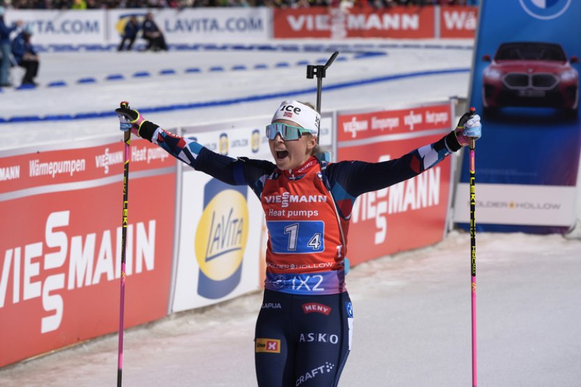 Biatlonistky skončily ve štafetě v USA po dvou trestných kolech Charvátové páté