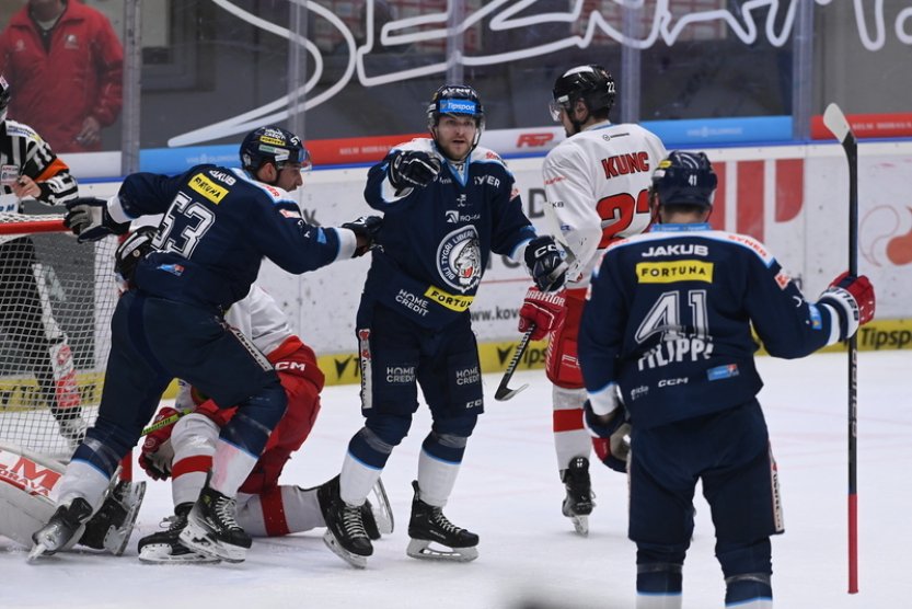 Liberec zdařilým finišem odvrátil vyřazení, vyhrál v Olomouci 4:3 a má první bod