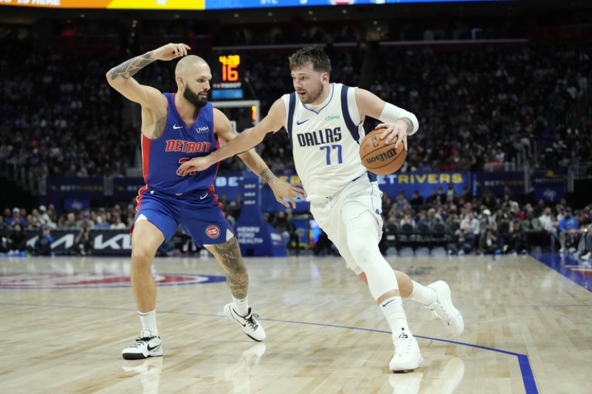 Lídr NBA Boston po dvou porážkách uspěl ve Phoenixu, Dončič znovu zářil