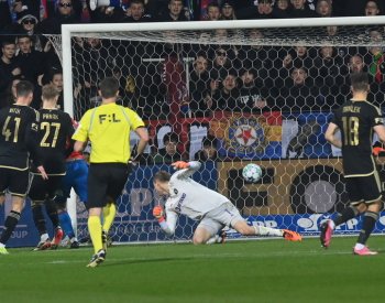 Sparta utrpěla debakl 0:4 v Plzni a vede ligu už jen o bod