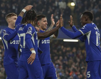 Chelsea v duelu týmů ze středu tabulky porazila 3:2 Newcastle
