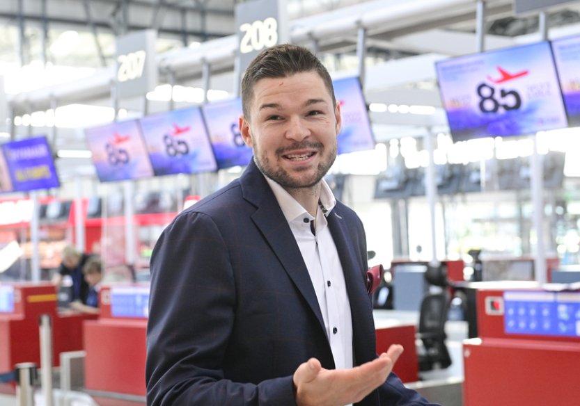 Hertl věří, že by za dva týdny mohl být zpátky na ledě