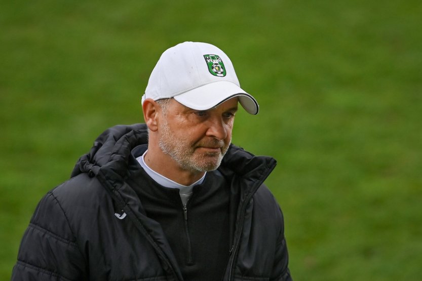 Karviná znovu mění trenéra, Jarábek u posledního týmu fotbalové ligy skončil