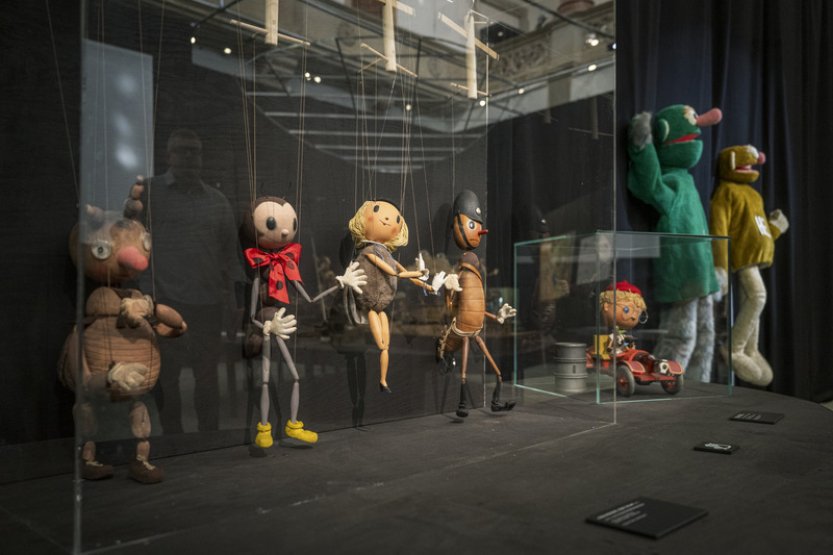 V hlavním sále muzea v Liberci jsou loutky a scény z animovaných filmů