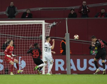 Schick dvěma góly v nastavení poslal Leverkusen do čtvrtfinále Evropské ligy