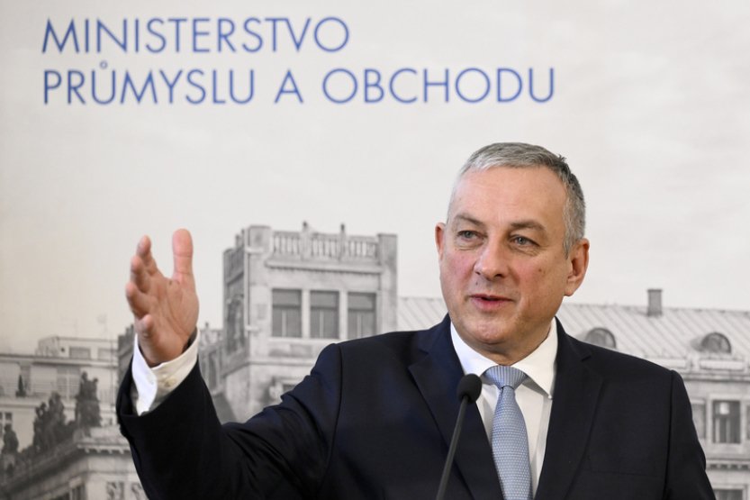 Síkela míní, že vláda rozhodne o nejméně dvou nových jaderných blocích