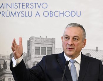 Síkela míní, že vláda rozhodne o nejméně dvou nových jaderných blocích