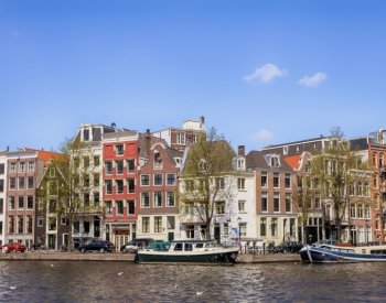Amsterodam se snaží odradit neslušné turisty pomocí kvízu, ptá se na marihuanu