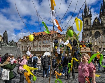 V Praze začínají velikonoční trhy, nabídnou tradiční pokrmy i jarní zboží