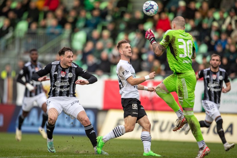 Karviná po trenérské výměně porazila Jihočechy a přenechala jim poslední místo