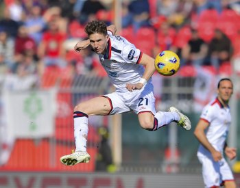 Fotbalisté Cagliari podlehli v lize Monze, Jankto odehrál první poločas