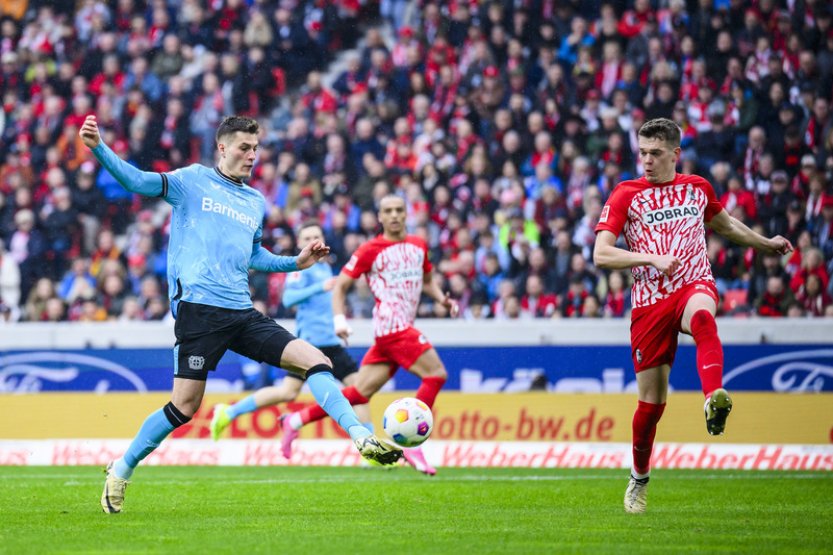 Schick s Hložkem zařídili Leverkusenu výhru 3:2 ve Freiburgu