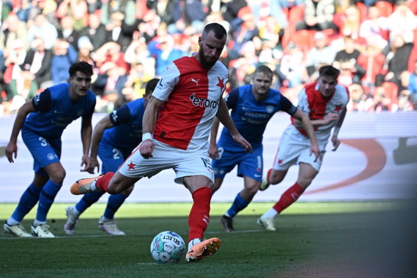 Slavia výhrou 3:0 nad Libercem dostala Spartu pod tlak, dva góly dal Jurečka