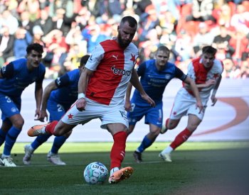 Slavia výhrou 3:0 nad Libercem dostala Spartu pod tlak, dva góly dal Jurečka