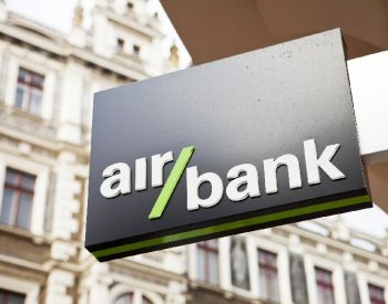 Skupině Air Bank loni klesl čistý zisk o 14 procent na 2,55 miliardy Kč