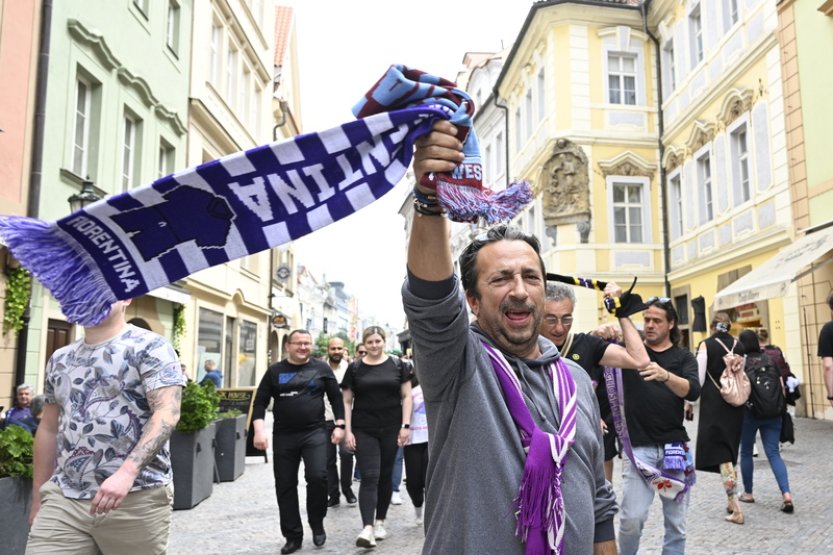 Fanoušci Fiorentiny v Praze napadli příznivce West Hamu, tři zranění
