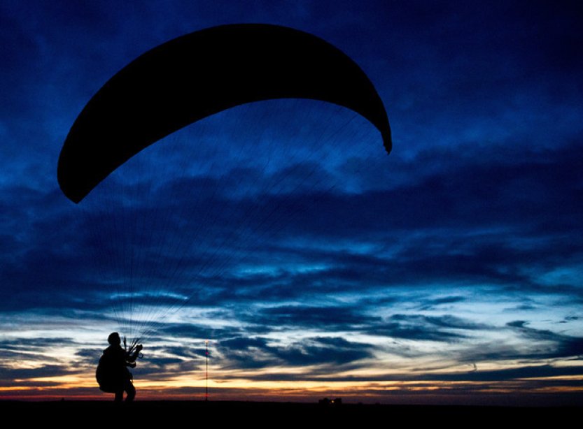 V Maroku po nehodě při paraglidingu zemřel český turista, utopil se