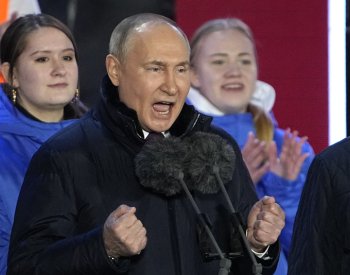 Putin slavil na Rudém náměstí, připomněl anexi ukrajinských regionů