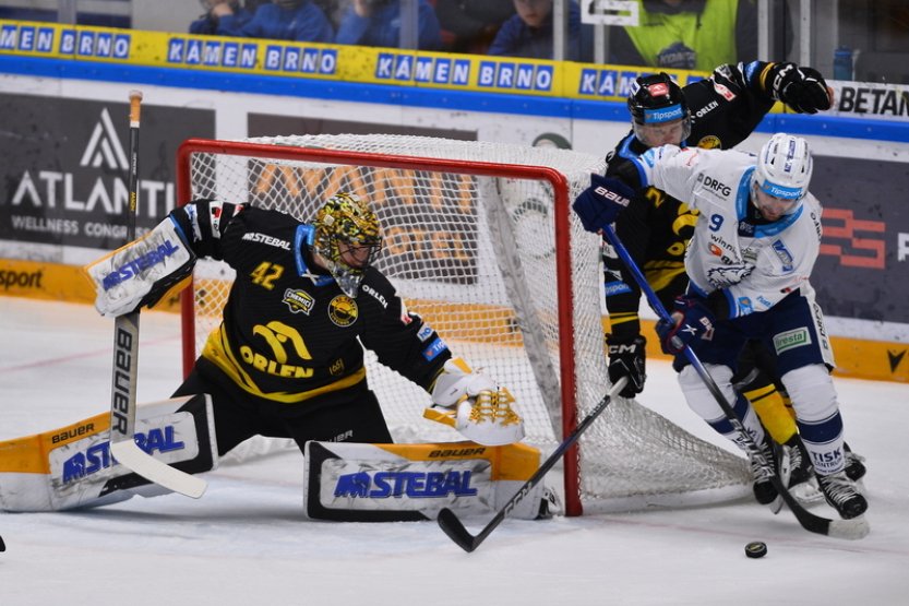 Je to frustrující, ale sérii nevzdáváme, řekl brněnský útočník Flek