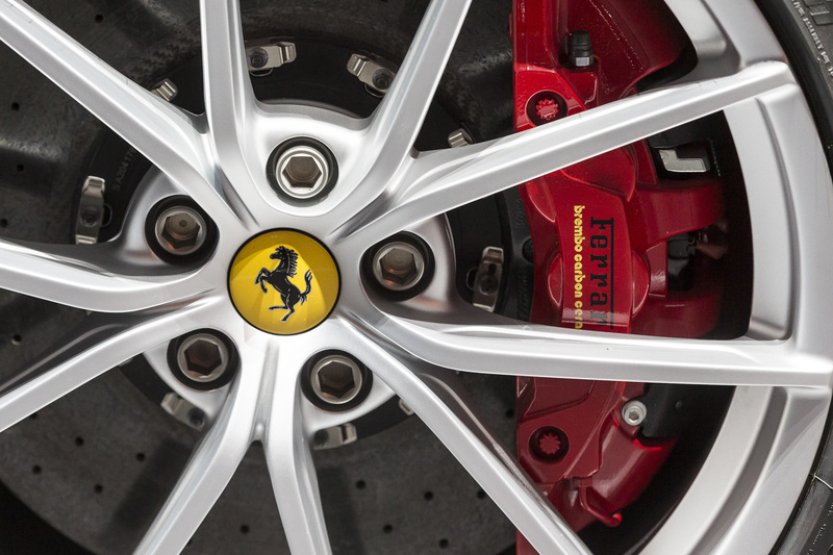 Nový elektromobil nabídne stejný zážitek jako spalovací motor, řekl šéf Ferrari