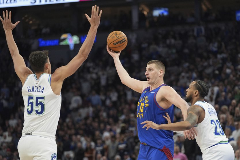 Basketbalisté Denveru v šlágru NBA porazili oslabenou Minnesotu