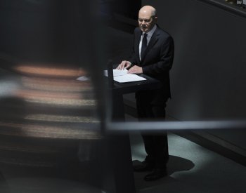 Česko podle Scholze ukázalo, že zbraně pro Ukrajinu je nutné hledat mimo Evropu